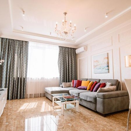Luxury For Business & Pleasure Royal 1 Apartment Kiev Bagian luar foto