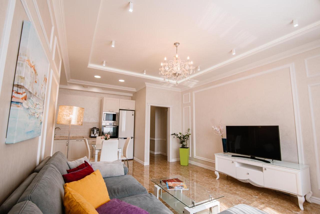 Luxury For Business & Pleasure Royal 1 Apartment Kiev Bagian luar foto