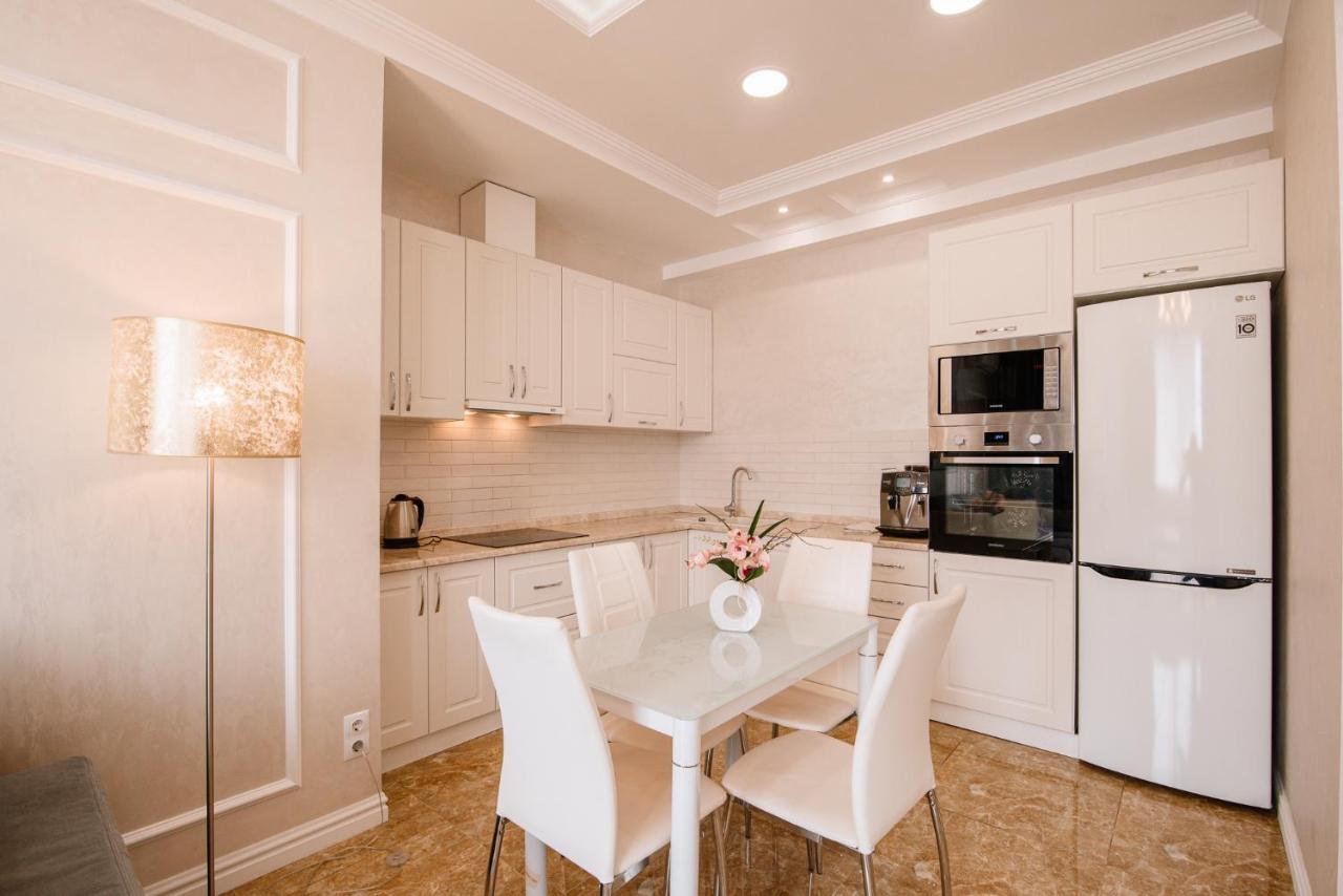 Luxury For Business & Pleasure Royal 1 Apartment Kiev Bagian luar foto