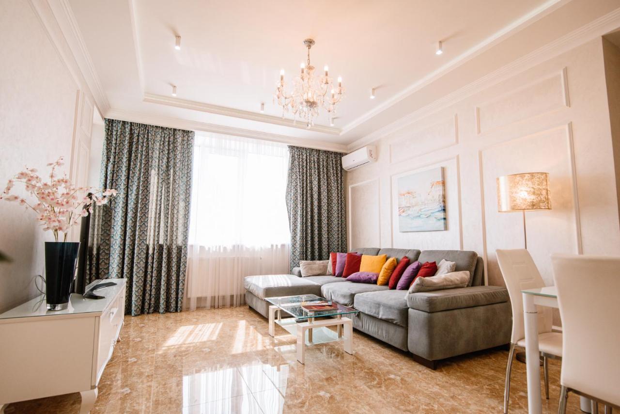 Luxury For Business & Pleasure Royal 1 Apartment Kiev Bagian luar foto