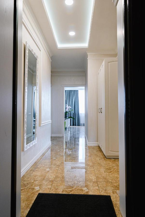 Luxury For Business & Pleasure Royal 1 Apartment Kiev Bagian luar foto