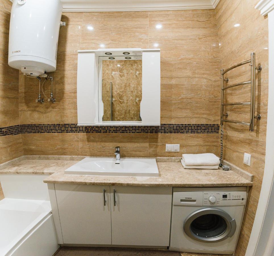 Luxury For Business & Pleasure Royal 1 Apartment Kiev Bagian luar foto